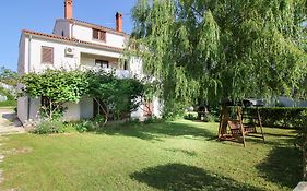 Apartments Milovan